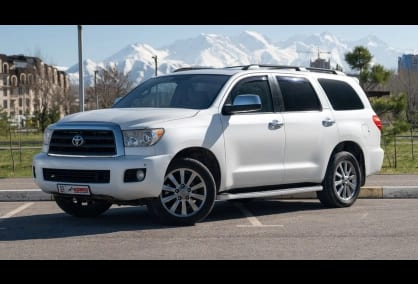 Toyota Sequoia 2010 — фото 2