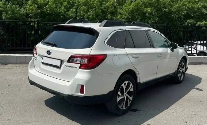 Subaru Outback — фото 2