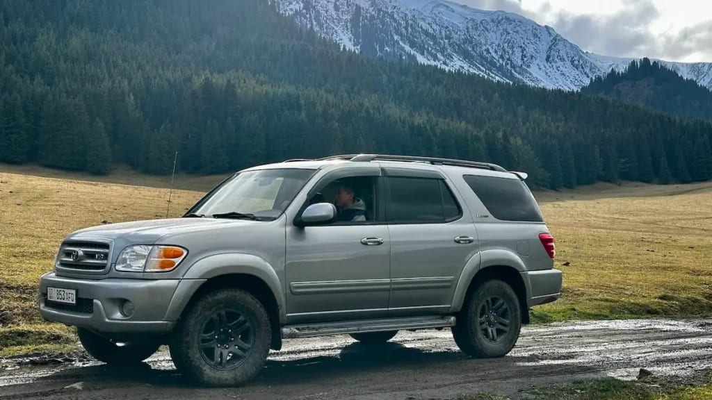 Toyota Sequoia — фото 2