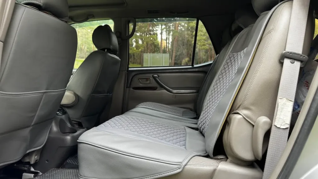 Toyota Sequoia — фото 4
