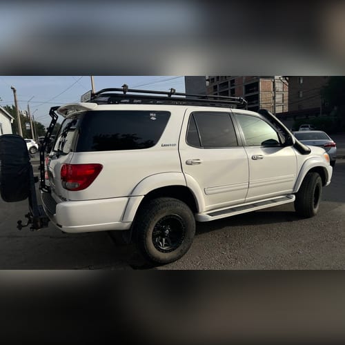 Toyota Sequoia 2004 — аренда от 8700 сом/сутки