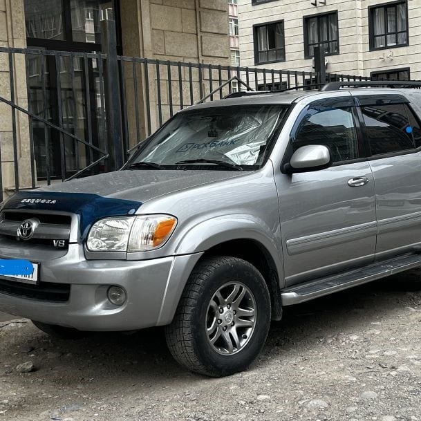 Toyota Sequoia 2005 — фото 2