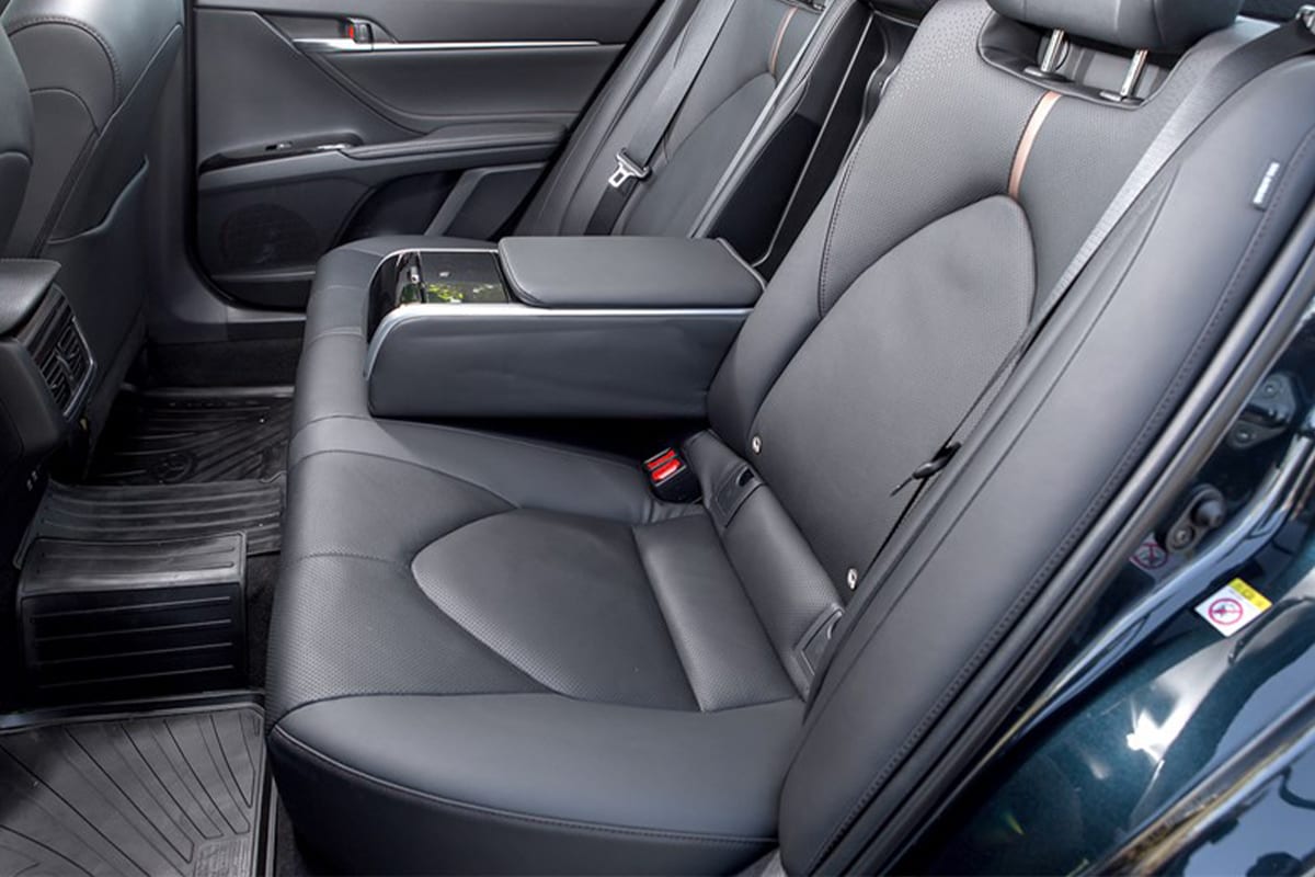 Toyota Camry 2018 — фото 4