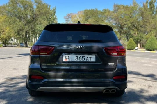 Kia Sorento 2017 — аренда от 6090 сом/сутки