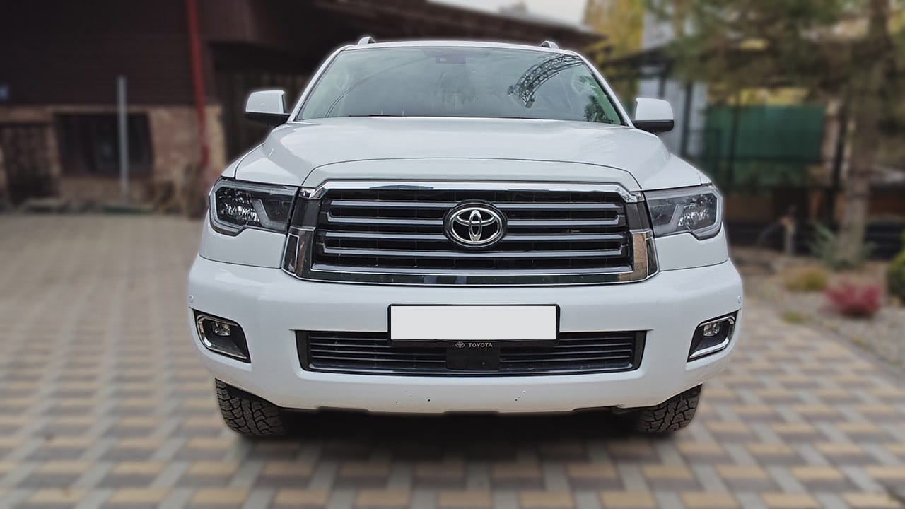 Toyota Sequoia 2017 — аренда от 13300 сом/сутки