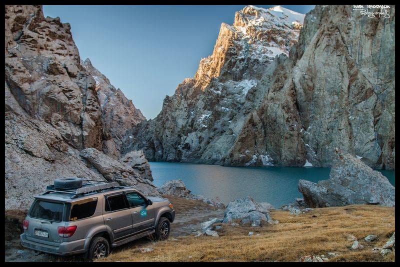 Toyota Sequoia — фото 2