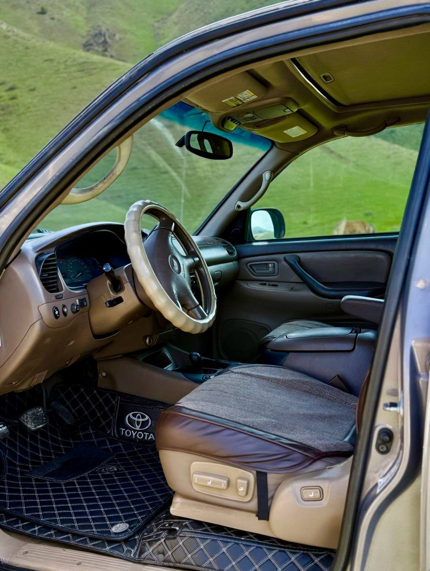 Toyota Sequoia 2001 — фото 3