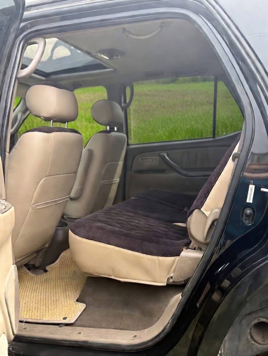Toyota Sequoia 2002 — фото 3