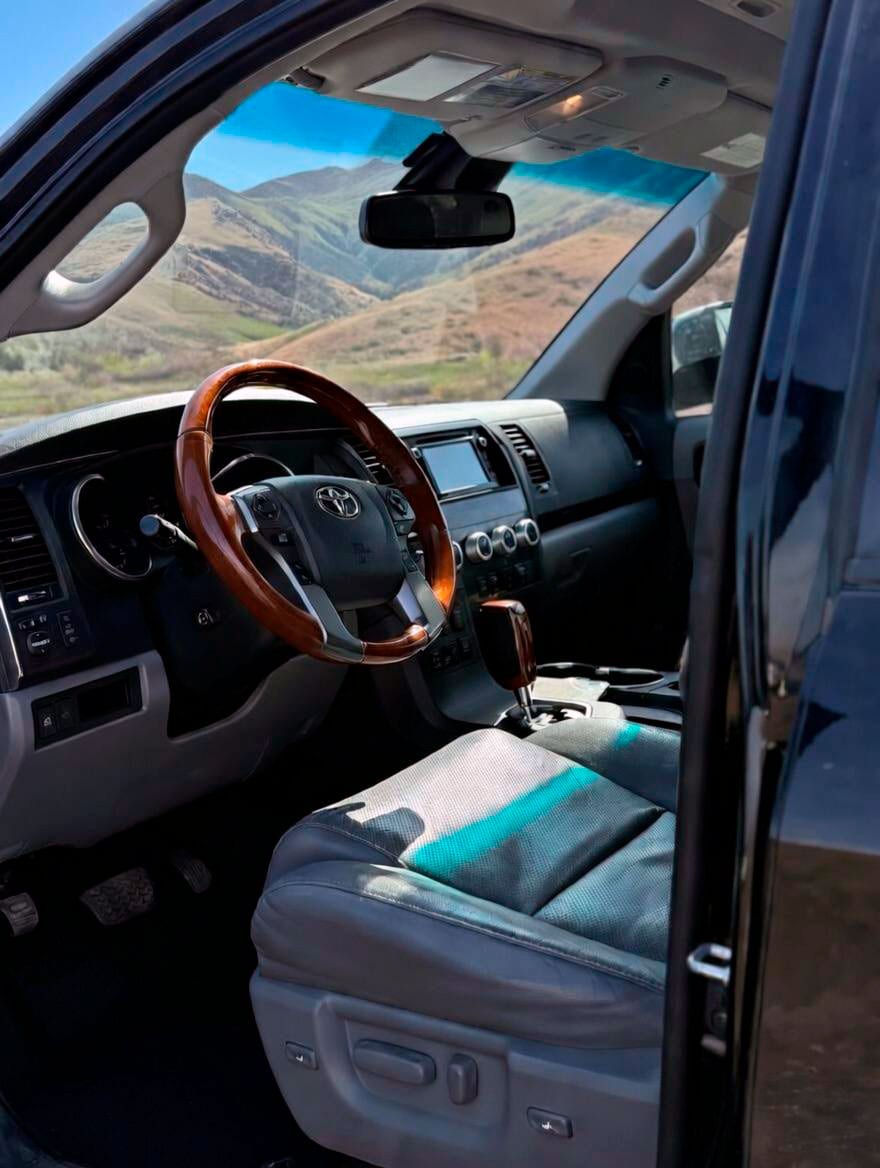 Toyota Sequoia 2019 — фото 3