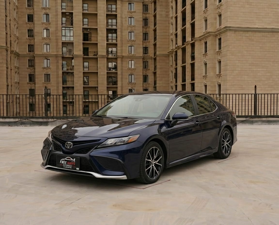 Toyota Camry — фото 2