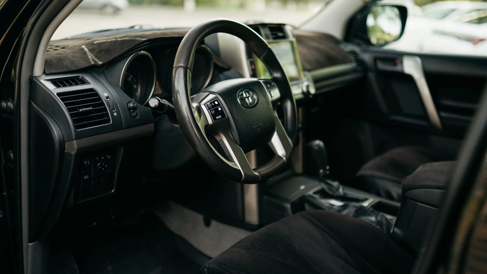 Toyota Land Cruiser Prado — фото 4