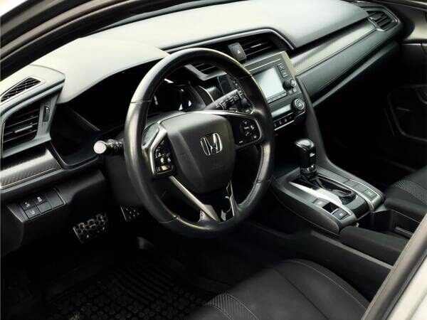 Honda Civic X 2019 — фото 4