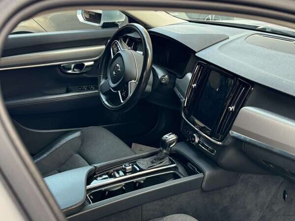 Volvo V90 D4 Inscription 2022 — фото 2