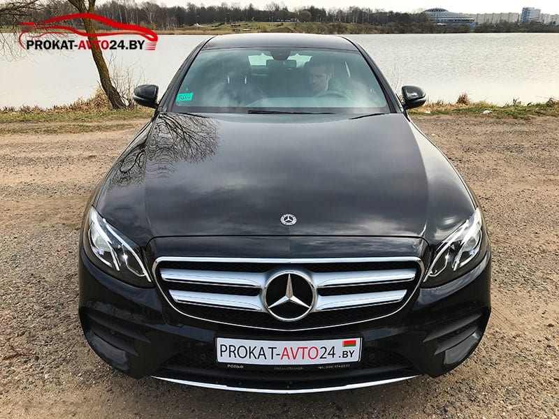 Mercedes-Benz E220D Avantgarde 2017 — фото 2