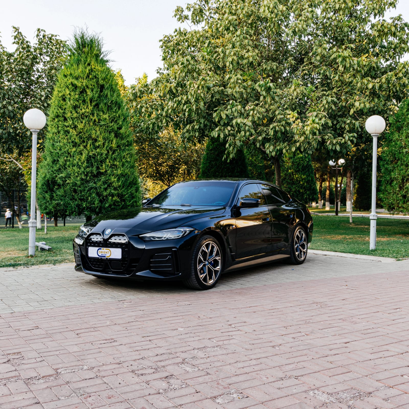 BMW i4 eDrive40 — фото 3