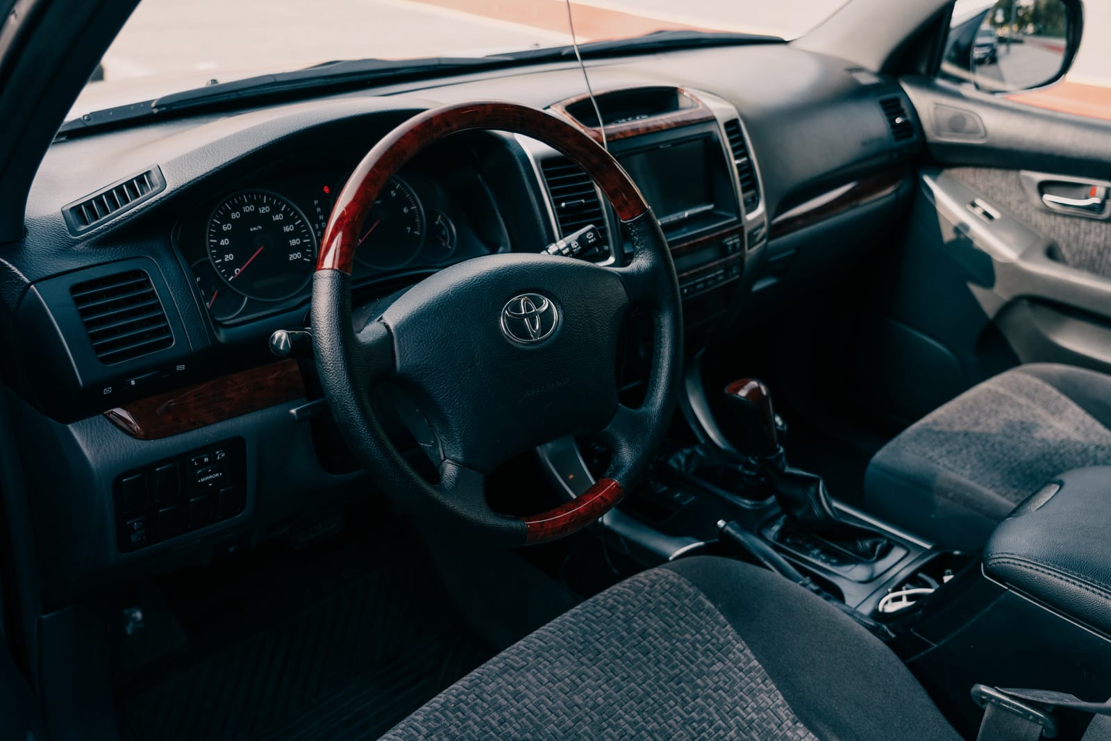Toyota Land Cruiser Prado 120 — фото 3