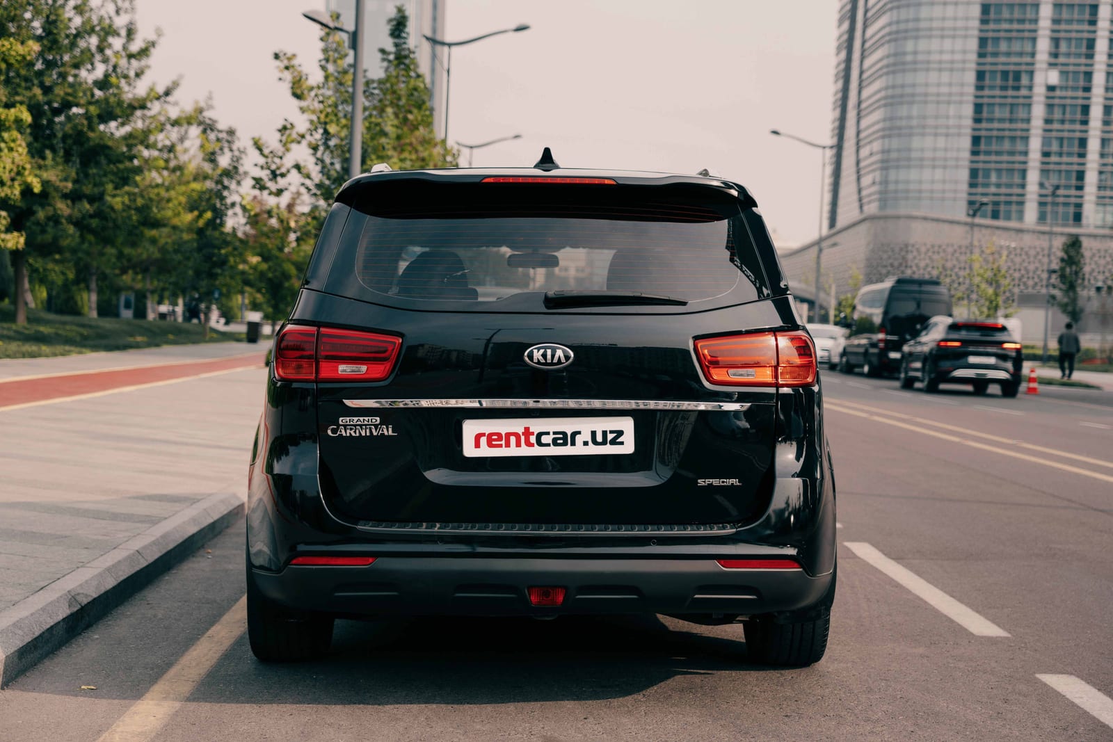 Kia Carnival — аренда от 1100000 сум/сутки