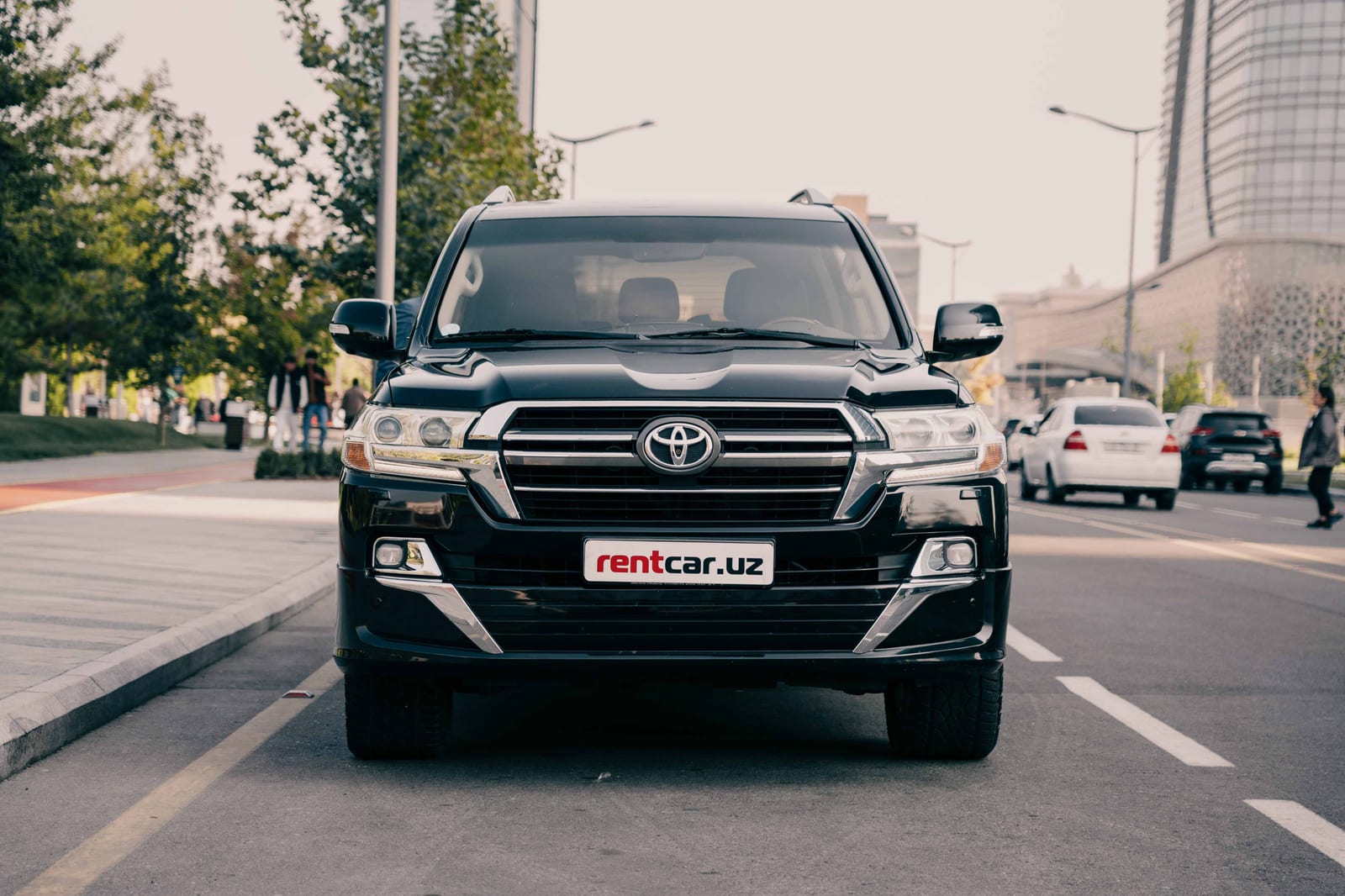 Toyota Land Cruiser 200 — аренда от 2000000 сум/сутки