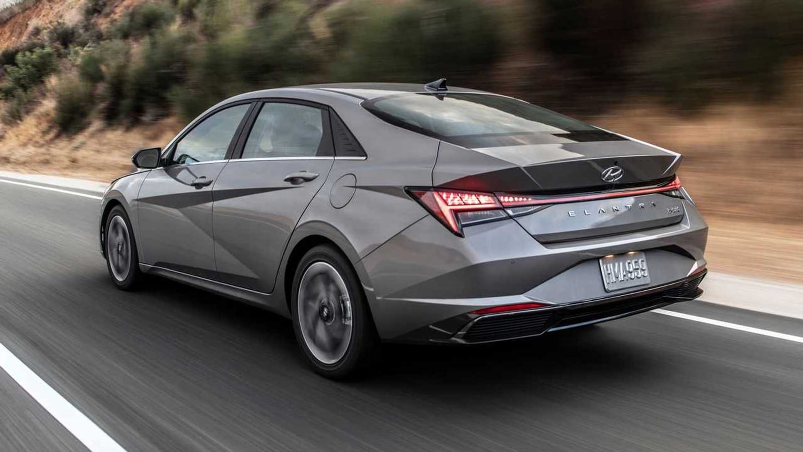 Hyundai Elantra 2021 — фото 2