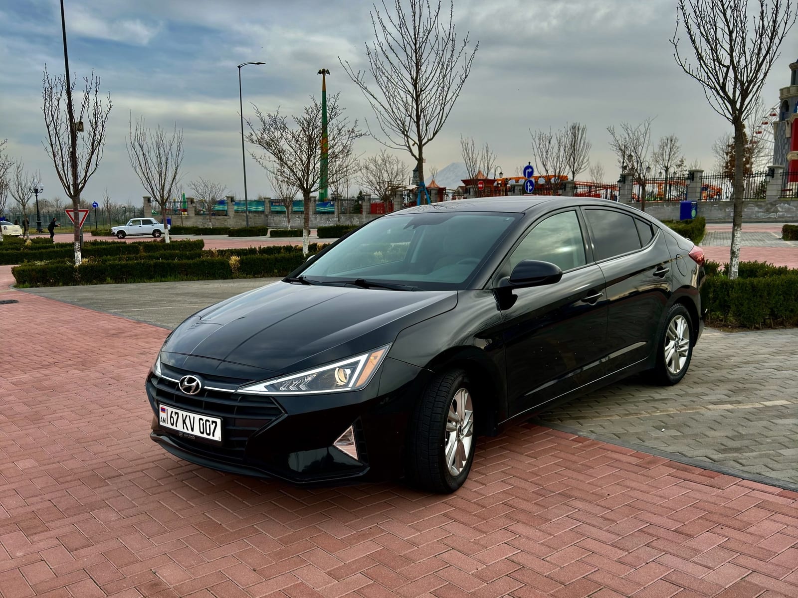 Hyundai Elantra — аренда от 24000 ֏/сутки