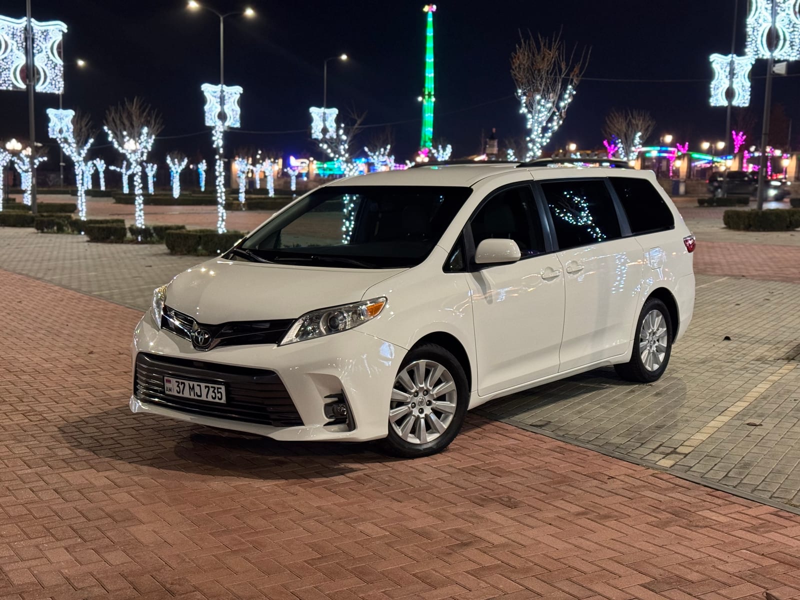 Toyota Sienna — аренда от 40000 ֏/сутки