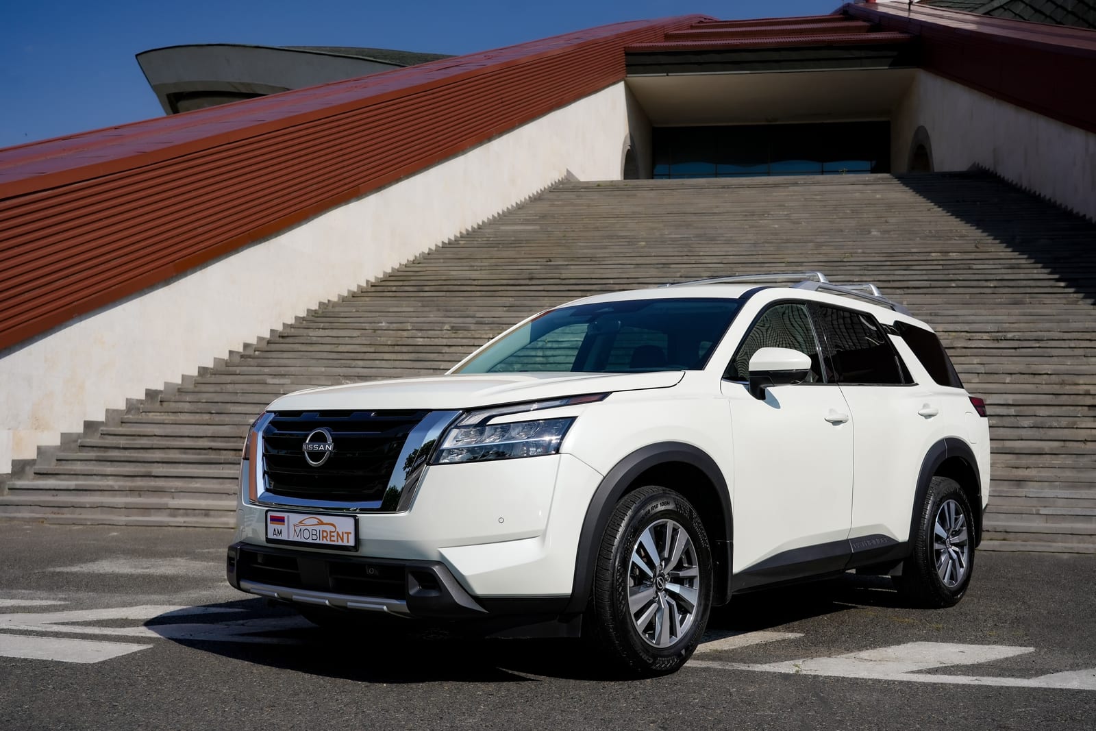 Nissan Pathfinder 2024 — аренда от 50000 ֏/сутки