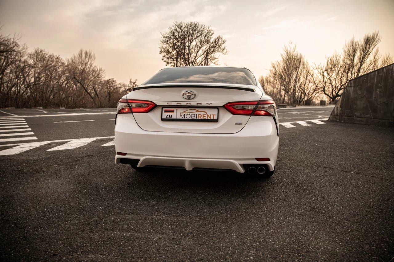 Toyota Camry 2018 — фото 3