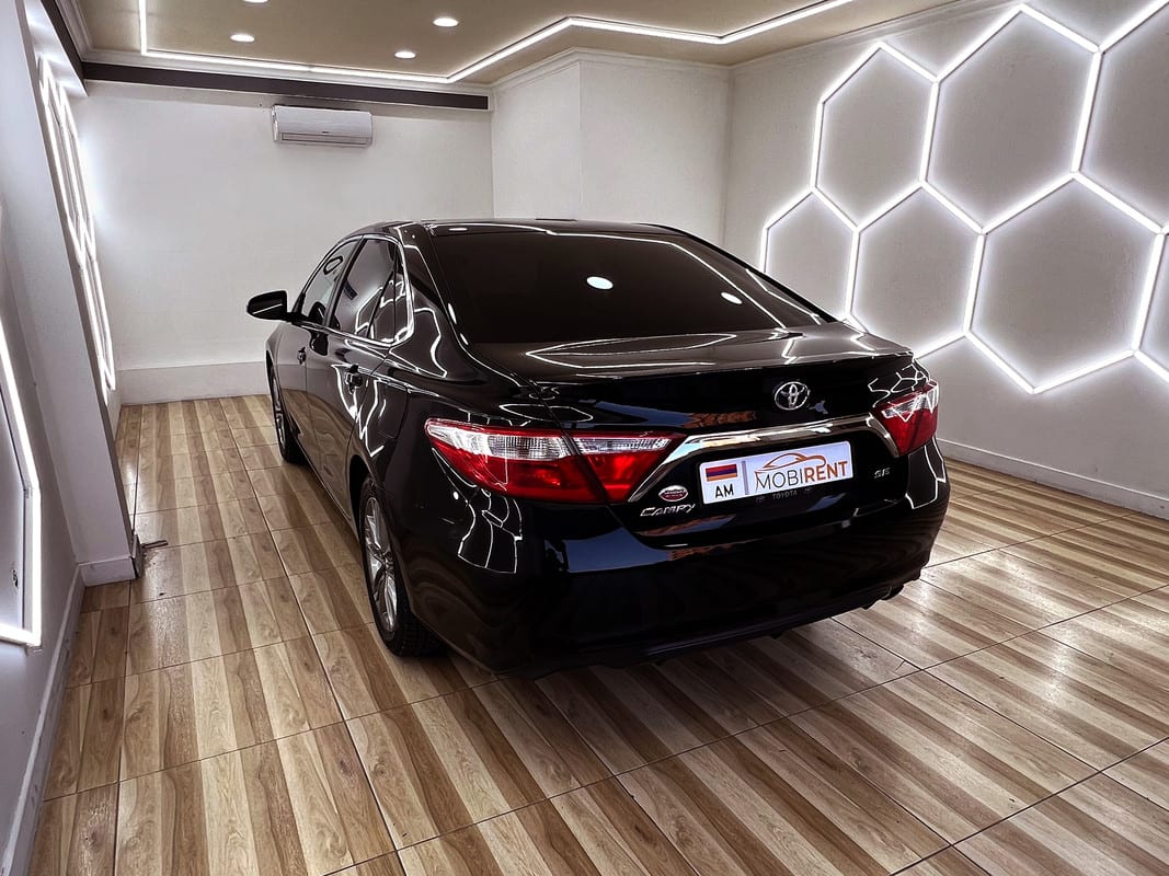 Toyota Camry 2016 — фото 4