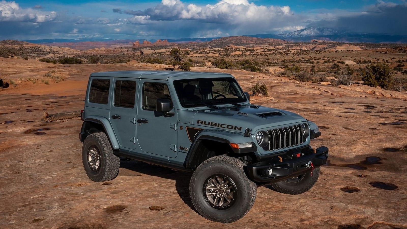Jeep Wrangler — аренда от 60000 ֏/сутки