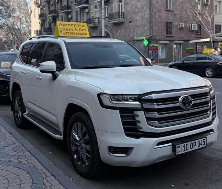 Toyota Land Cruiser 300 2022 — аренда от 150150 ֏/сутки