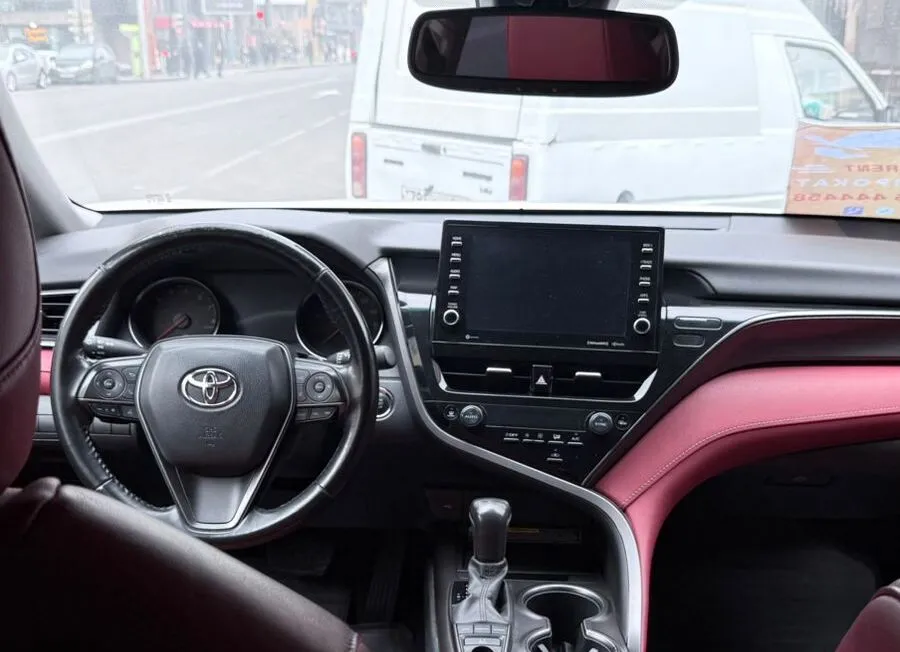 Toyota Camry 2022 — фото 3