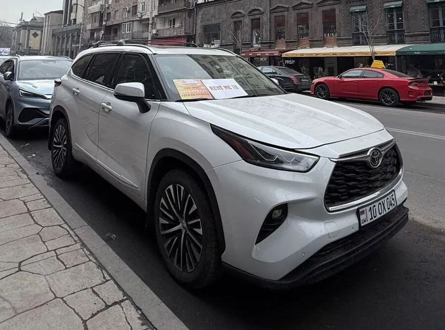 Toyota Highlander 2022 — аренда от 48125 ֏/сутки