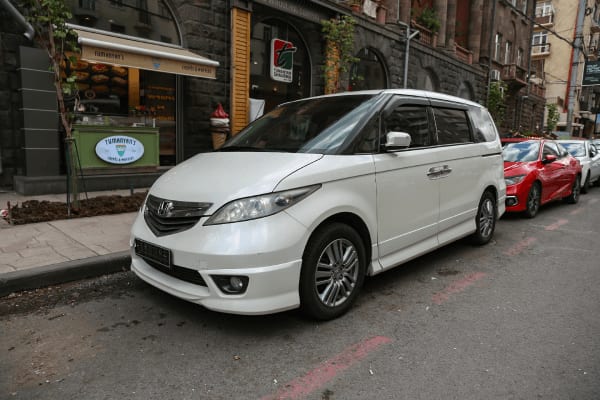 Honda Elysion 2.4L 2006 — аренда от 33000 ֏/сутки