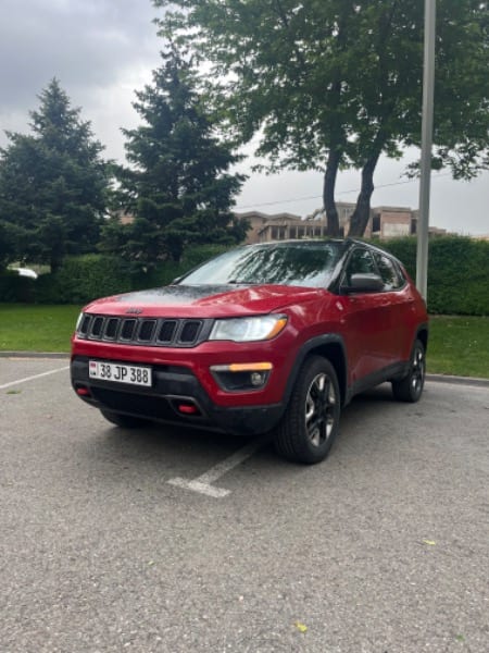 Jeep Compass Trailhawk — аренда от 36000 ֏/сутки