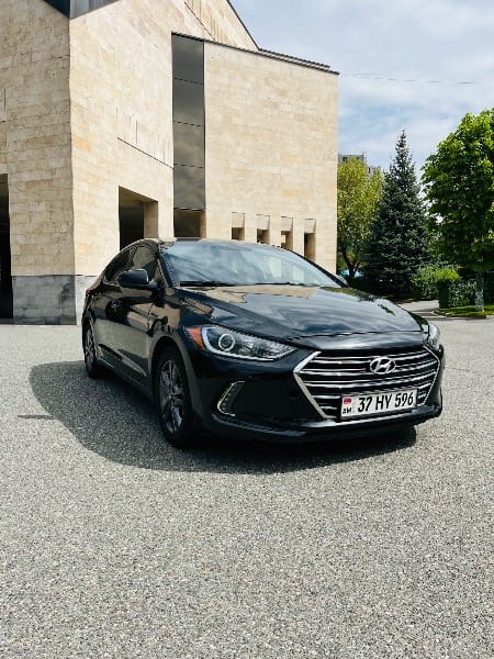 Hyundai Elantra — фото 2