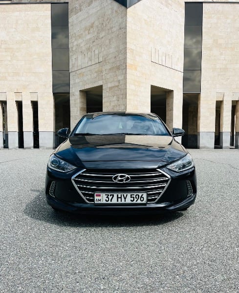 Hyundai Elantra — фото 3