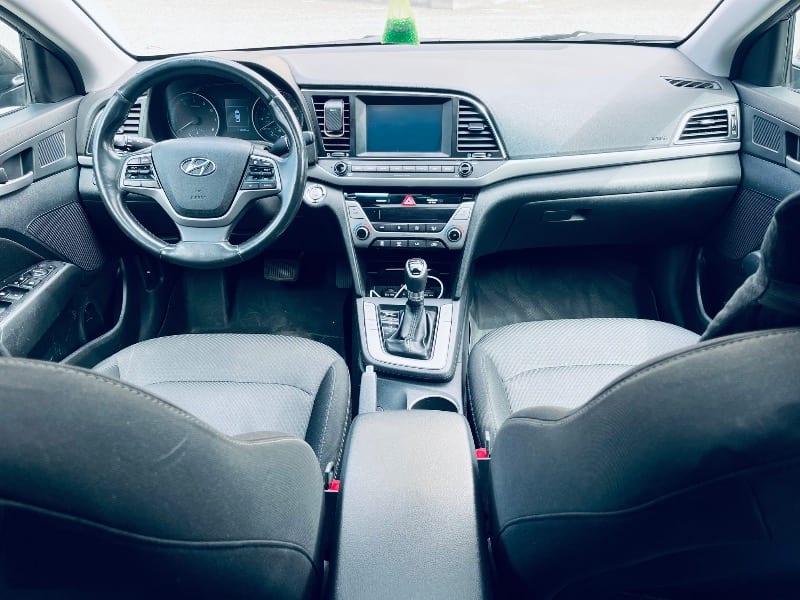 Hyundai Elantra — фото 4