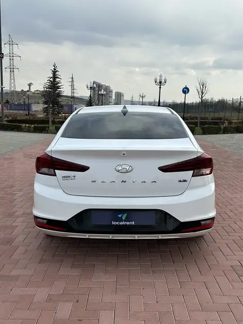 Hyundai Elantra 2017 — фото 4