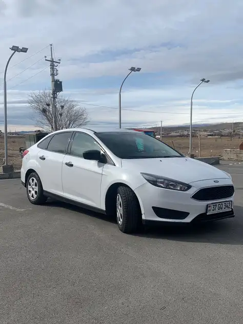 Ford Focus 2018 — фото 3