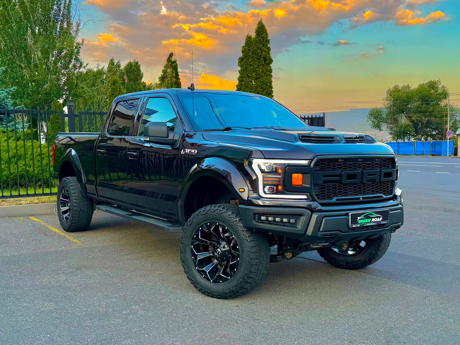 Ford F-150 — аренда от 70000 ֏/сутки