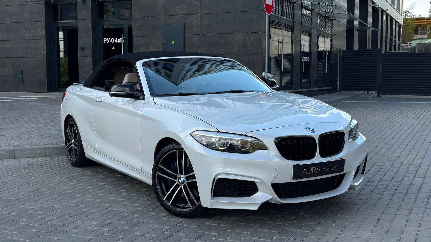 BMW 240i xDrive Cabrio 2018 — фото 2