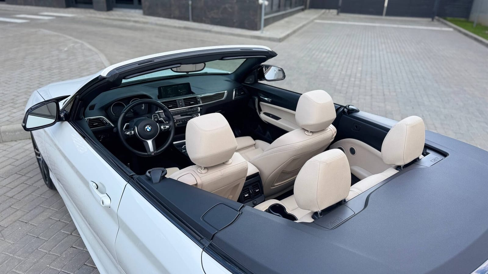 BMW 240i xDrive Cabrio 2018 — фото 4