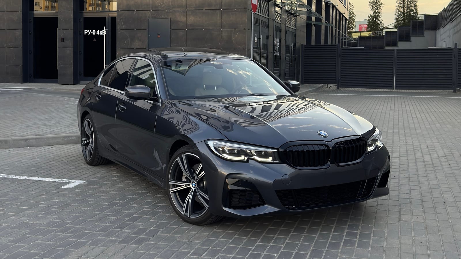 BMW 330i G20 2022 — аренда от 349 Br/сутки