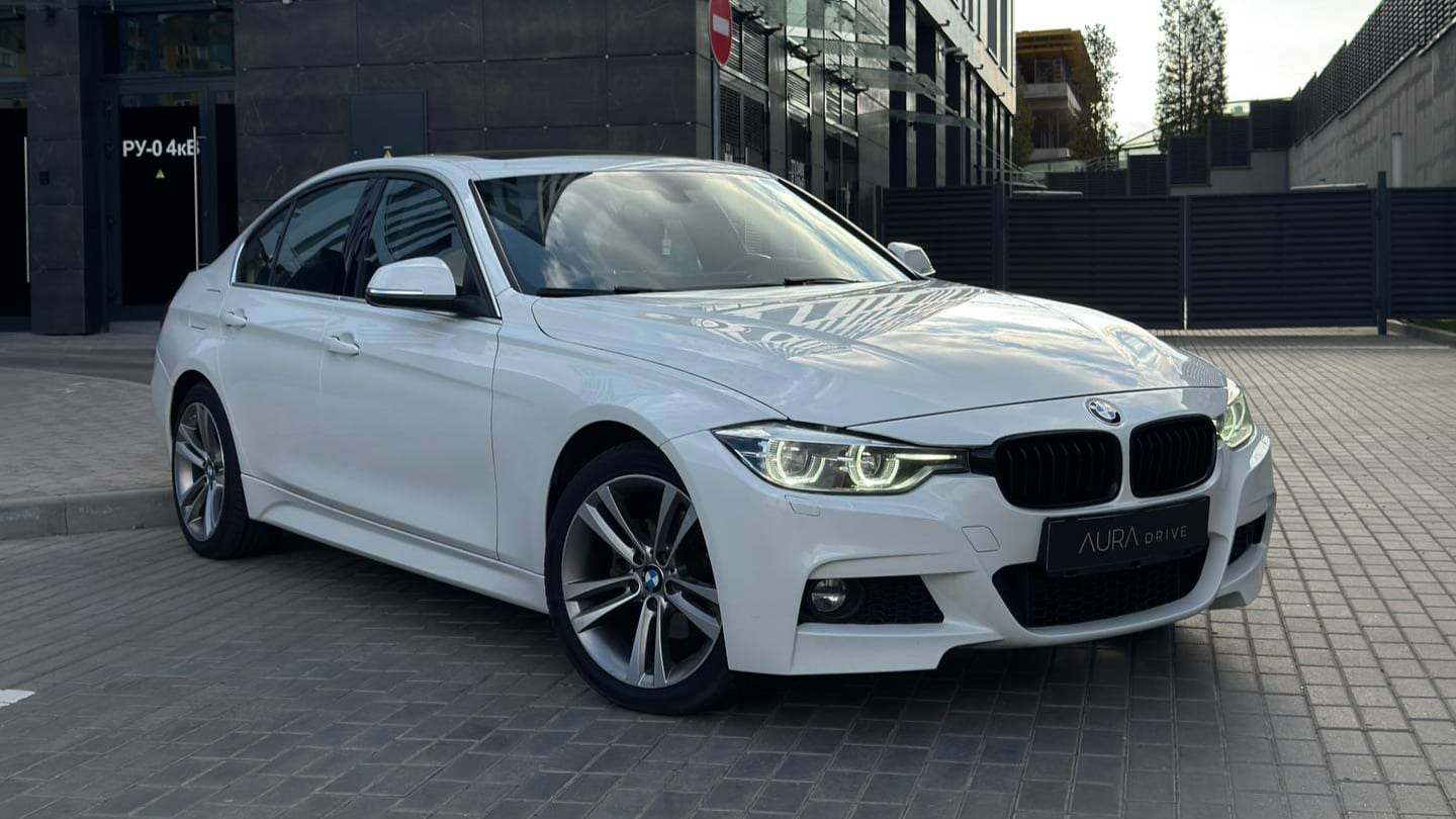 BMW 330i xDrive F30 2018 — аренда от 299 Br/сутки
