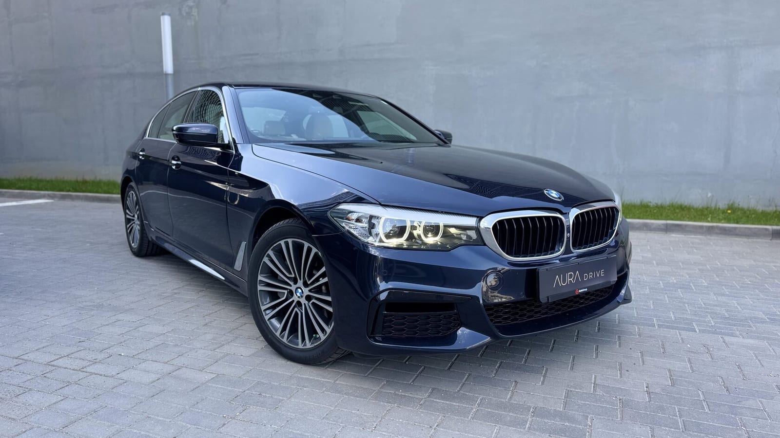 BMW 530i xDrive G30 2019 — аренда от 349 Br/сутки