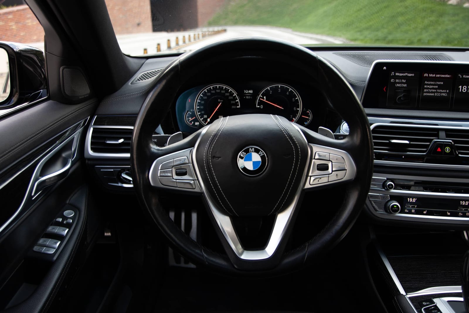 BMW 740i 2024 года в аренду в Бресте