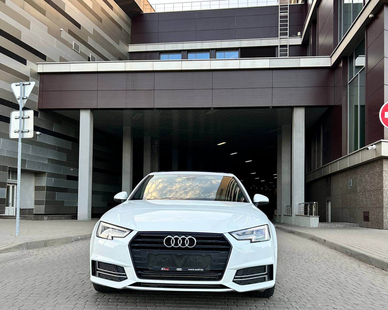 Audi A4 S-line — фото 2