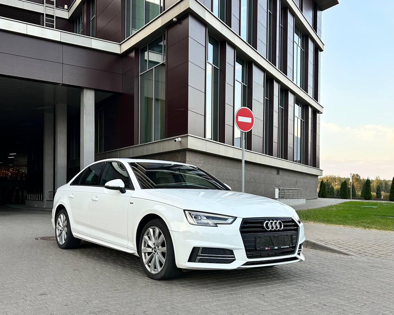 Audi A4 S-line — фото 3