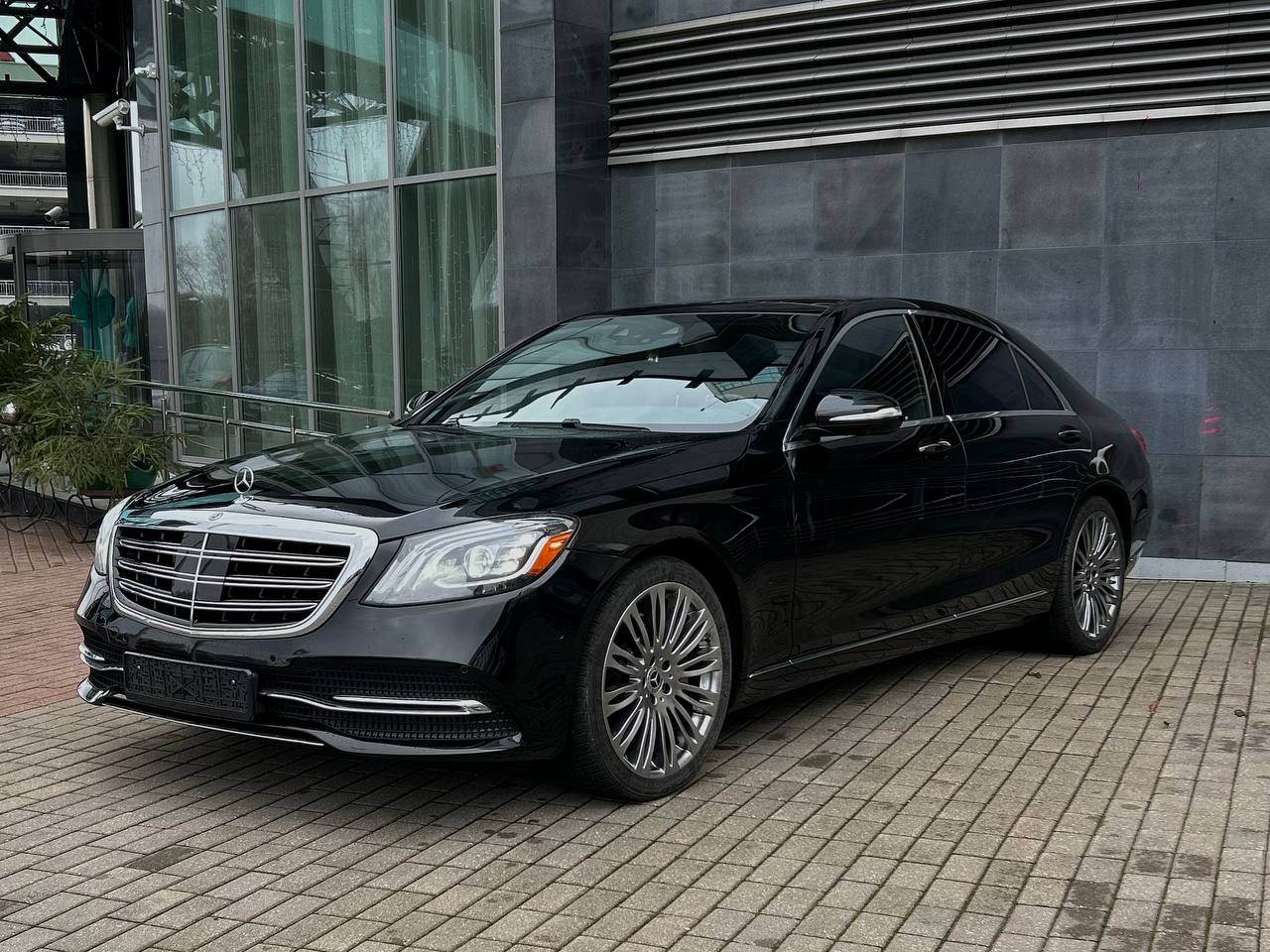 Mercedes-Benz S450 (рестайлинг) — аренда от 650 Br/сутки