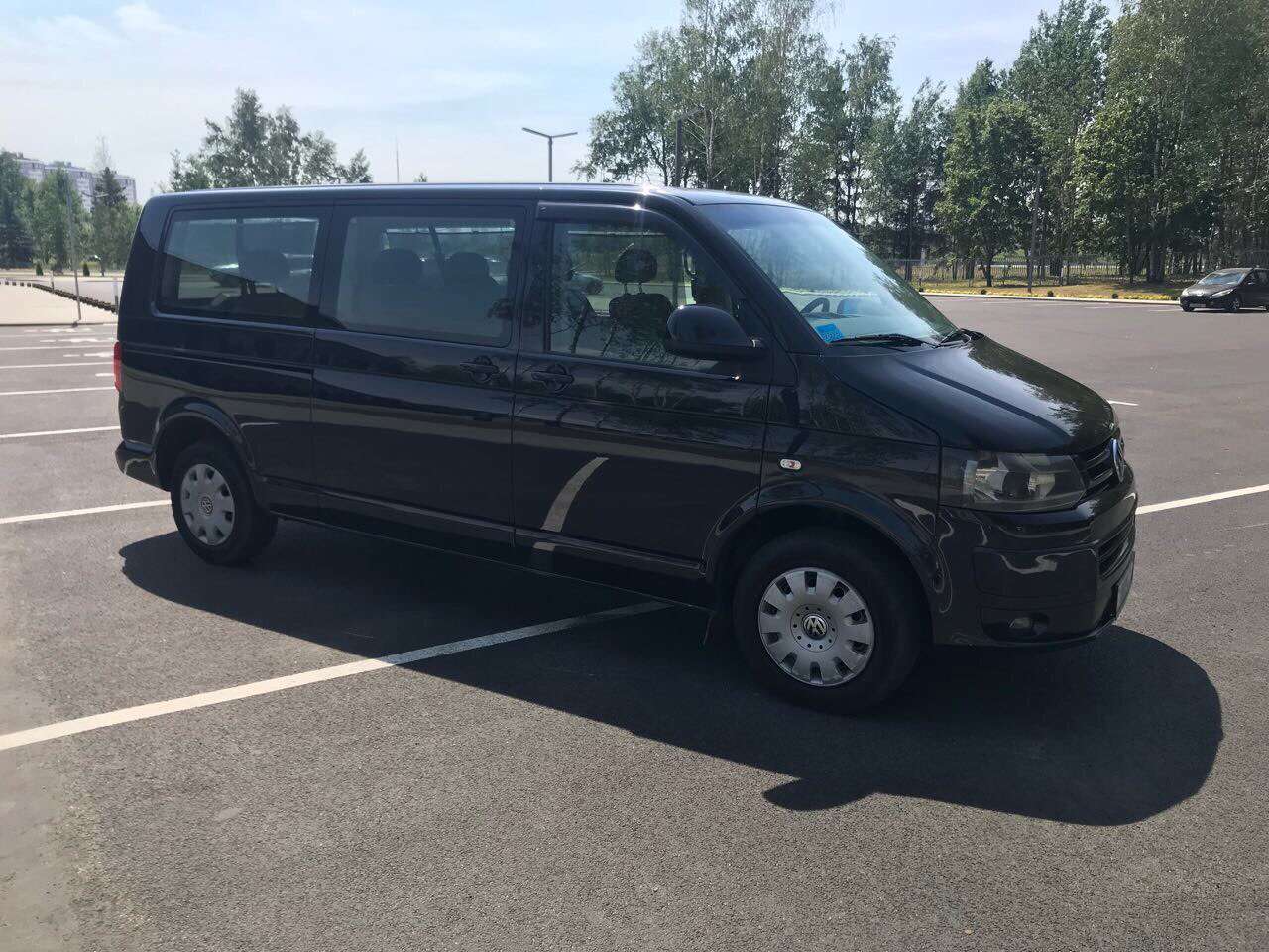 Volkswagen Caravelle (8+1) 2012 года в аренду в Минске